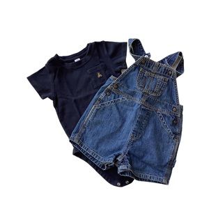 GAP 2 piece overall shorts and short sleeve onesie set.  size 12-18 mont…